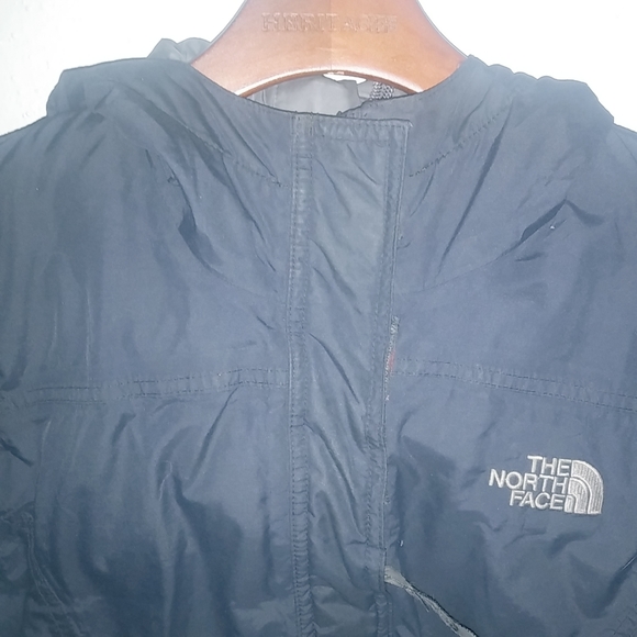 The North Face S Girls Winter Belted Hoodie Down Parka Coat Jacket in Black Kids - Picture 3 of 11